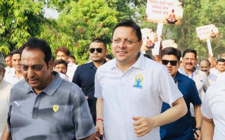 सीएम धामी ने सड़क पर दौड़ लगाकर मनाया 13वां अंतरराष्ट्रीय योग दिवस, योग के प्रति बढ़ाई जागरूकता