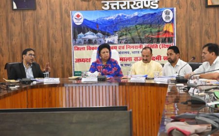 उत्तराखंड में बैठक में अधिकारियों की नदारदी, स्पष्टीकरण और तबादले के आदेश