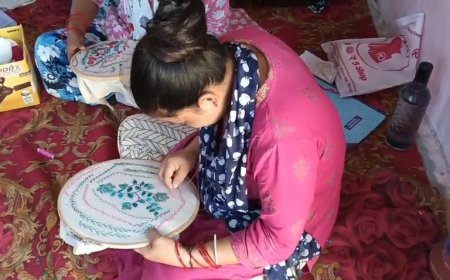 नैनीताल में नाबार्ड की पहल: कढ़ाई एवं वस्त्र अलंकरण से महिलाओं का आर्थिक सशक्तिकरण