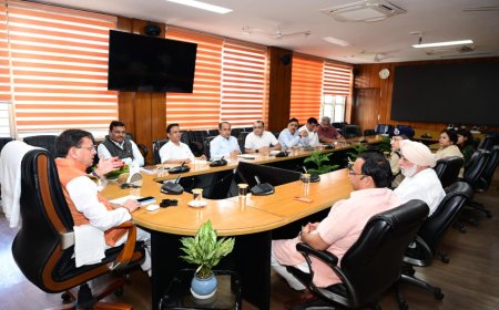 चारधाम और हेमकुंट साहिब यात्रा में श्रद्धालुओं की सुविधा है सबसे महत्वपूर्ण, मुख्यमंत्री धामी का संदेश
