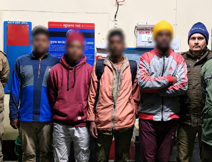 बदरीनाथ धाम में प्रतिबंधित वस्तुओं के साथ चार लोग पकड़े गए