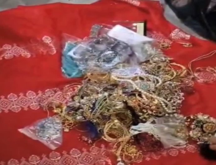 तेलंगाना, उत्तराखंड और यूपी पुलिस का संयुक्त ऑपरेशन: नेपाल से आए 3 आरोपियों को गिरफ्तार, करोड़ों का आभूषण बरामद