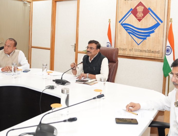 देहरादून: मुख्य सचिव ने ‘नीट’ और ‘UKSSSC’ पुनर्परीक्षा की व्यापक समीक्षा; परीक्षार्थियों को मिलेगा मुफ्त बस यात्रा लाभ