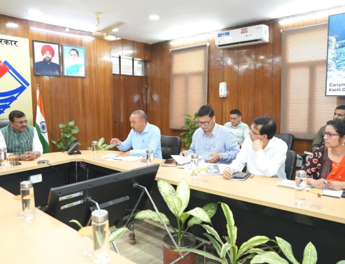 कैंचीधाम मेला 2026: मुख्य सचिव आनंद बर्द्धन ने तैयारियों की समीक्षा की; शटल बसें और जोनल प्लान की घोषणा
