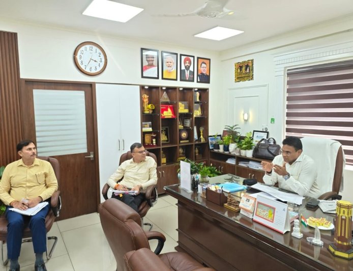 देहरादून: बिल्डरों के पंजीकरण एवं अवैध निर्माण पर सख्त नियंत्रण के निर्देश