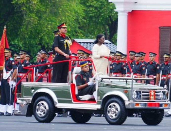 राष्ट्रपति द्रौपदी मुर्मू की IMA में पासिंग आउट परेड, 9 महिला और 481 भारतीय कैडेट बने अफसर