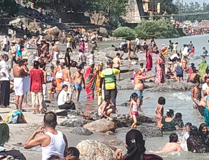 सोमवती अमावस्या: एसडीआरएफ की सुरक्षा ड्यूटी और लापता व्यक्तियों की खोज अभियान