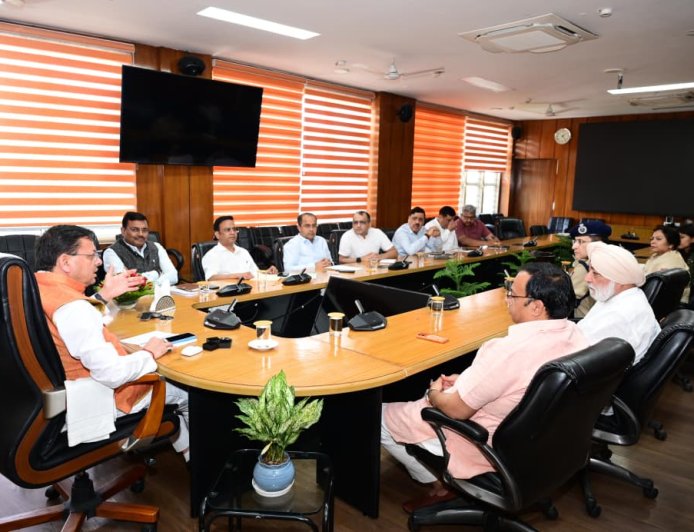 चारधाम और हेमकुंट साहिब यात्रा में श्रद्धालुओं की सुविधा है सबसे महत्वपूर्ण, मुख्यमंत्री धामी का संदेश