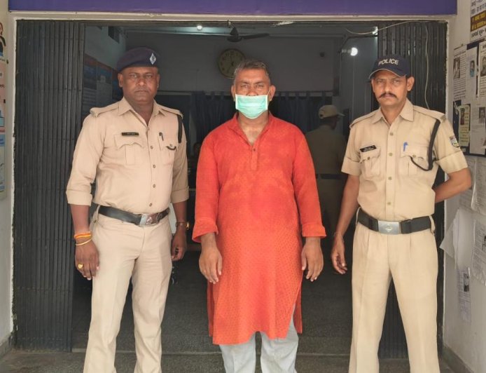 पति के अत्याचार से व्यथित महिला ने की आत्महत्या, पति को पुलिस ने गिरफ्तार किया