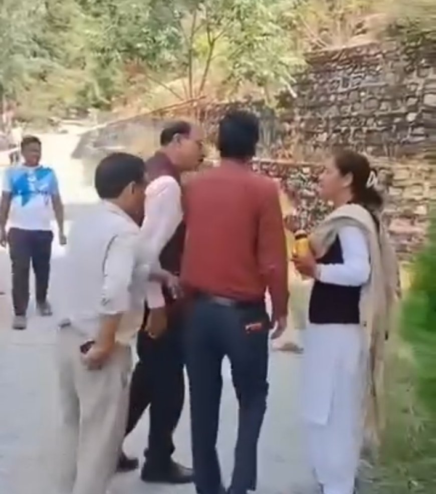 मंत्री सुबोध उनियाल का मतदान केंद्र में विवाद, राजनीतिक हलचल मची