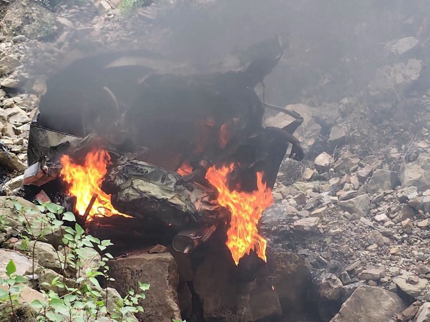 उत्तराखंड: दर्दनाक सड़क हादसा, खाई में गिरी कार में लगी आग, दो लोगों की मौत