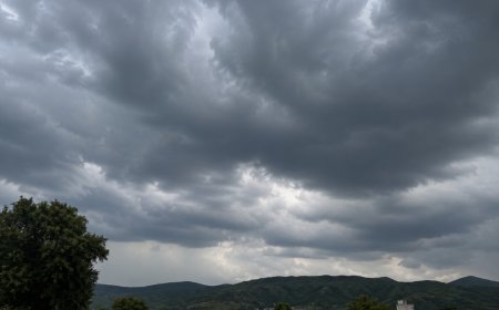 नैनीताल में अलर्ट: कल स्कूल और आंगनबाड़ी केंद्र रहेंगे बंद, डीएम का आदेश!