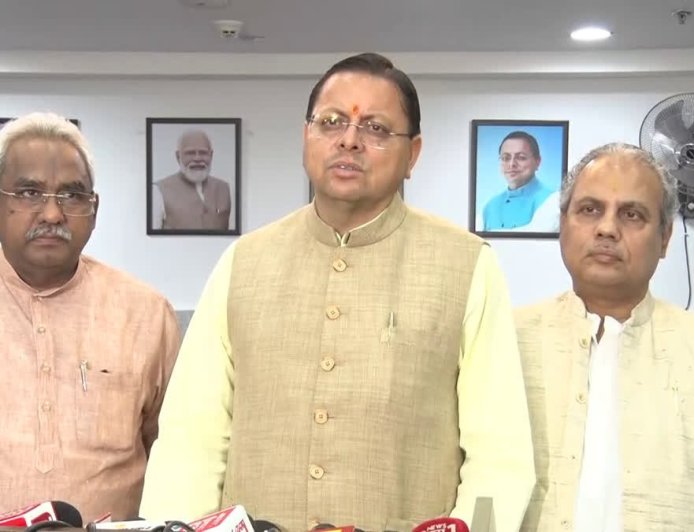 उत्तराखंड के मुख्यमंत्री धामी का स्पष्ट बयान: समय से पहले चुनावों की अटकलों का किया खंडन