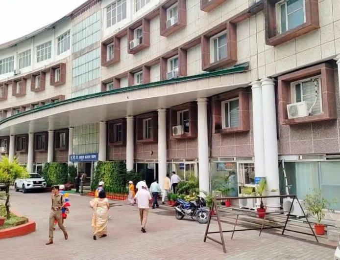 उत्तराखंड में एस्मा लागू, 6 महीने के लिए कर्मचारियों की हड़ताल पर रोक