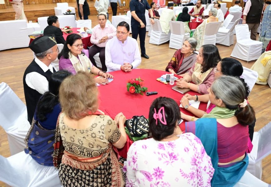 मुख्यमंत्री धामी का साहित्यकारों के साथ संवाद: दो ‘साहित्य ग्राम’ की स्थापना की घोषणा