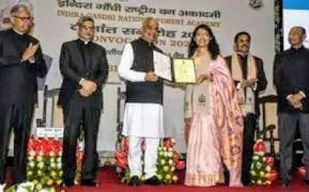 देश को मिले 109 युवा IFS अधिकारी, महाराष्ट्र की प्रतीक्षा काले बनीं टॉपर, केंद्रीय मंत्री ने दिए पदक और प्रमाणपत्र - Netaa Nagari