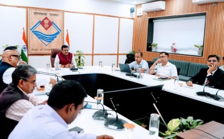 जनपदों की समस्याओं का समाधान तेजी से करने के लिए हर माह के पहले मंगलवार को होगी समन्वय बैठक: मुख्य सचिव आनन्द बर्द्धन के निर्देश