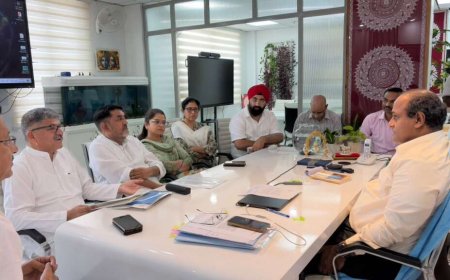 देहरादून: कांग्रेस प्रतिनिधिमंडल ने मुख्य निर्वाचन अधिकारी से की भेंट, सौंपा ज्ञापन