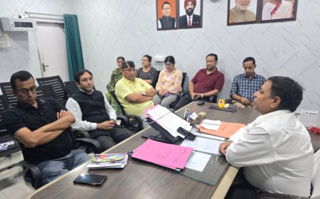 रामनगर में स्वास्थ्य सेवाओं के सुधार की अपील, भाजपा नेता ने स्वास्थ्य निदेशक से की मुलाकात