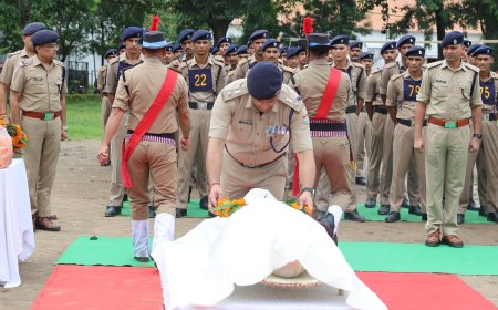 पुलिस लाइन में राजकीय सम्मान के साथ दी गई मुख्य आरक्षी बालम सिंह राणा को अंतिम सलामी