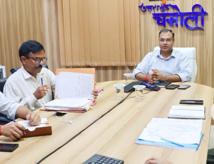 जिलाधिकारी ने फार्म फेंसिंग नीति के प्रभावी क्रियान्वयन के निर्देश किए जारी