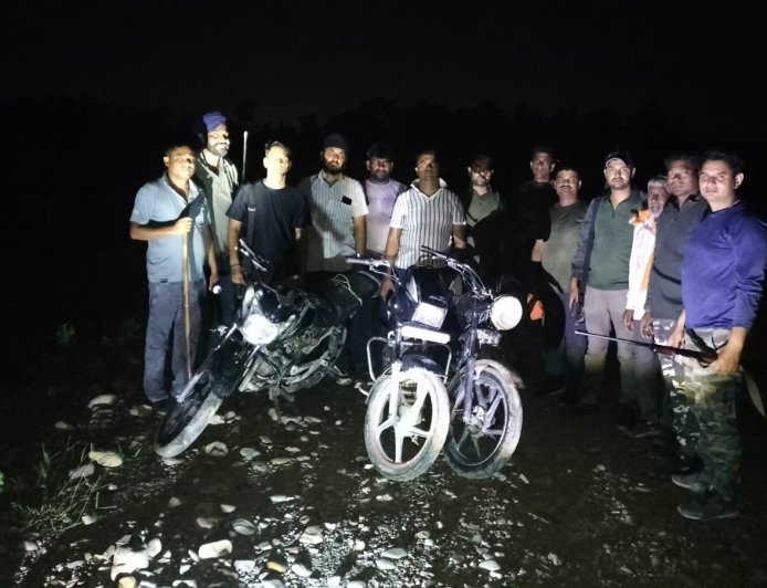 जंगल में तस्करों के साथ एनकाउंटर: वन विभाग ने की फायरिंग, तस्कर फरार