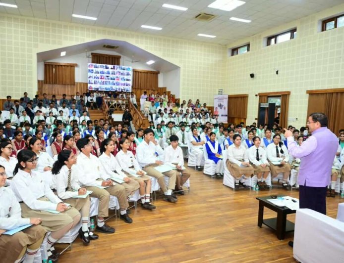 देहरादून: छात्र-छात्राओं के सुझावों को सरकारी नीतियों में शामिल करने की पहल - सीएम पुष्कर सिंह धामी