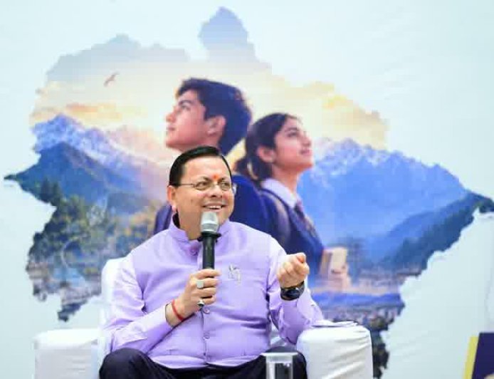 मुख्यमंत्री ने छात्रों के साथ संवाद किया, भविष्य संवारने की दिशा में उठाए महत्वपूर्ण कदम