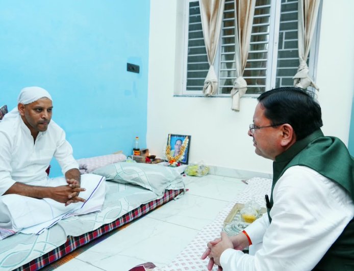 मुख्यमंत्री धामी ने वरिष्ठ पत्रकारों की माताओं के निधन पर किया गहरा शोक व्यक्त