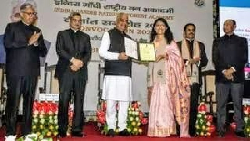 देश को मिले 109 युवा IFS अधिकारी, महाराष्ट्र की प्रतीक्षा काले बनीं टॉपर, केंद्रीय मंत्री ने दिए पदक और प्रमाणपत्र - Netaa Nagari