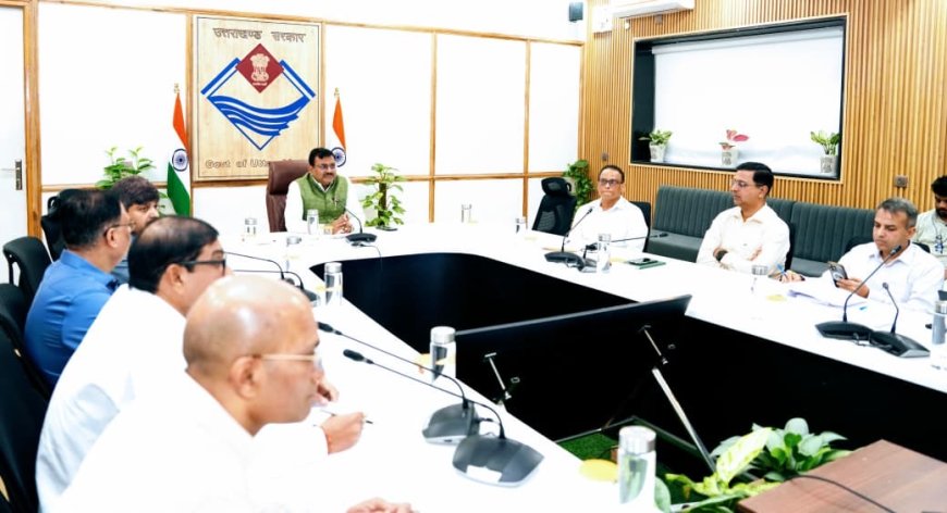 उत्तराखंड में अंडरग्राउंड बिजली लाइनों का प्रस्ताव: मुख्य सचिव ने वाह्य सहायतित परियोजनाओं की समीक्षा की