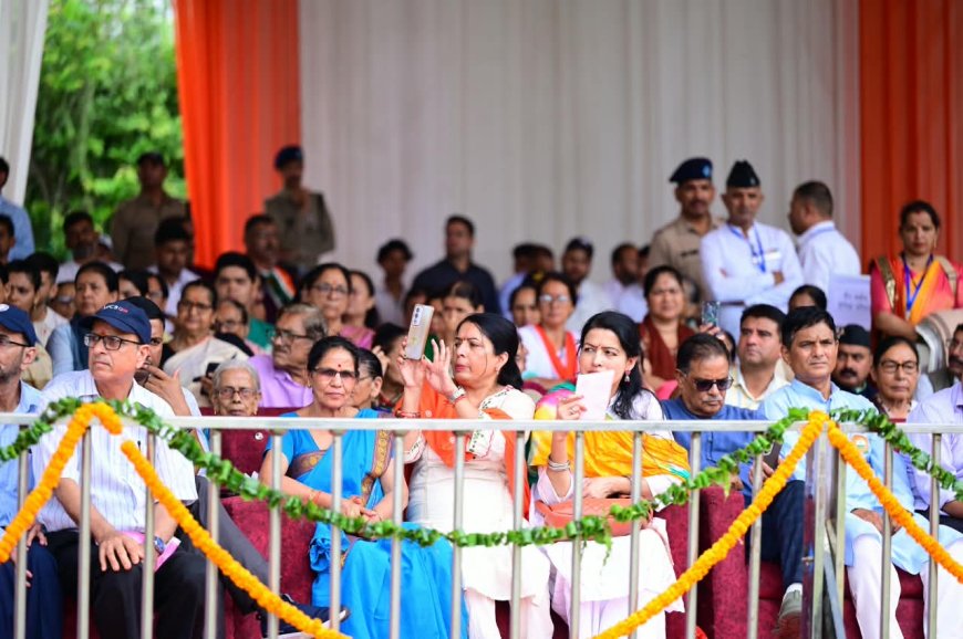 80वें स्वतंत्रता दिवस पर सीएम धामी ने तिरंगा फहराया, 7 महत्वपूर्ण घोषणाएं: 'युवा आयोग' का गठन, पर्वतीय जिलों में इंडस्ट्रियल पार्क और 'बाल वीरता पुरस्कार' की शुरुआत