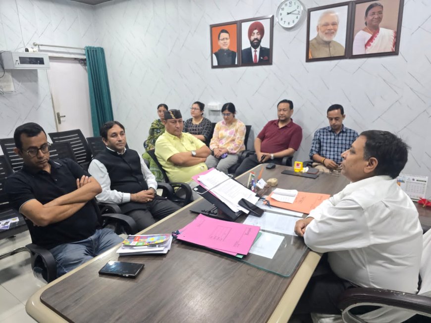 रामनगर में स्वास्थ्य सेवाओं के सुधार की अपील, भाजपा नेता ने स्वास्थ्य निदेशक से की मुलाकात