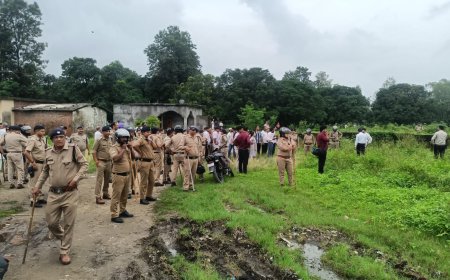 गो हत्यारों और नशा तस्करों के घरों पर चला धामी का बुलडोजर, सरकारी भूमि पर किया हुआ था अतिक्रमण
