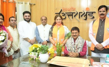 भाजपा के नवनियुक्त प्रदेश महामंत्री संगठन फनींद्रनाथ शर्मा ने शुक्रवार प्रदेश भाजपा मुख्यालय पहुंच पदभार किया ग्रहण
