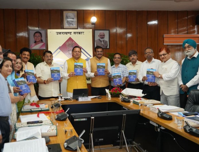 नीति निर्माण में शोध, नवाचार और डेटा-आधारित क्रियान्वयन को प्राथमिकता दे शासन: USCPPGG शासी निकाय की बैठक में बोले सीएम धामी