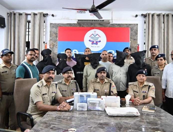 हल्द्वानी में अंतरराष्ट्रीय साइबर सिंडिकेट का भंडाफोड़, छह गिरफ्तार