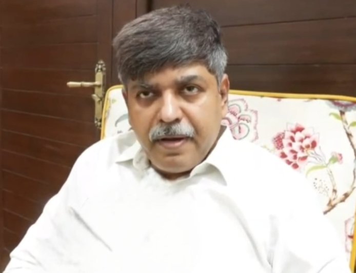 UIDB को लेकर उठ रहे सवालों पर प्रमुख सचिव एवं यूआईआईडीबी एमडी आर. मीनाक्षी सुंदरम ने की मीडिया से बातचीत में 7,000 बीघा भूमि आवंटन का किया खुलासा