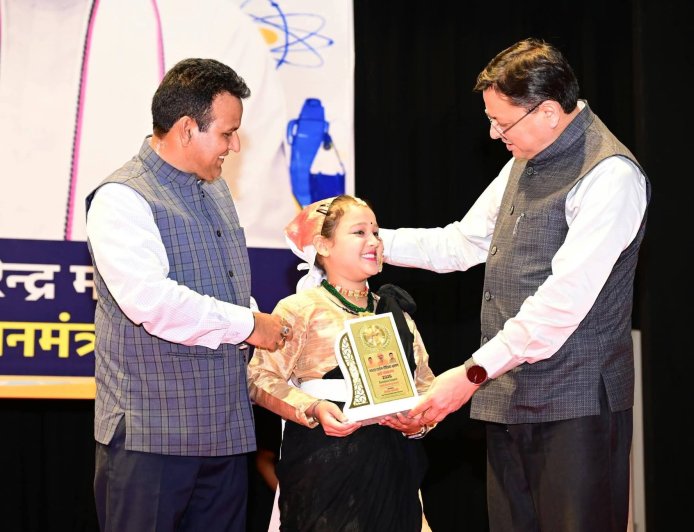 ’भारत दर्शन’ से छात्रों को देश की विविधता और विकास को करीब से समझने का अवसर: मुख्यमंत्री पुष्कर सिंह धामी; देवप्रयाग के 68 मेधावी छात्रों से की भेंट