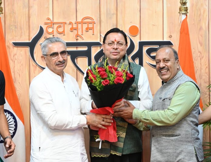मुख्यमंत्री पुष्कर सिंह धामी के जन्मदिवस पर मुख्यमंत्री आवास में उमड़ा उत्साह; मंत्रीगणों, जनप्रतिनिधियों और अधिकारियों ने दी शुभकामनाएं