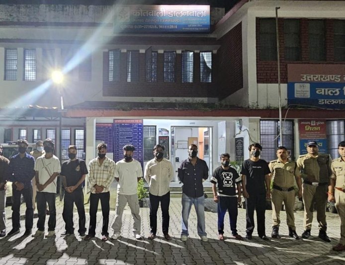 शराब कांड में फंसे अजय सोनकर उर्फ घोंचू का बेटा गिरफ्तार, कोरोनेशन अस्पताल में मारपीट पर कुल 10 पकड़े