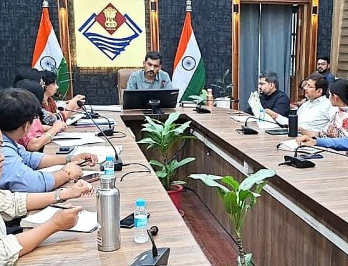 विरासत-दून शहर की 200 ऐतिहासिक परिसंपत्तियां चिन्हित,अक्टूबर में कार्यशाला के बाद तैयार होगी संरक्षण की कार्ययोजना..डीएम आशीष
