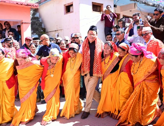 श्री बदरीनाथ धाम पहुंचे मुख्यमंत्री पुष्कर सिंह धामी: भगवान बदरीविशाल की पूजा-अर्चना कर मास्टर प्लान कार्यों का लिया जायजा; ‘देवभूमि कल्चरल फेस्टिवल’ और कथा महोत्सव में हुए शामिल