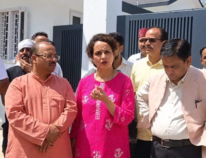 भाजपा मंत्री पर भाजपा विधायक की पत्नी और पूर्व जिला पंचायत अध्यक्ष के ही गंभीर आरोप