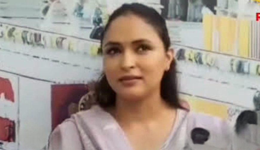 दिवंगत अंकिता को श्रद्धांजलि देते हुए भाजपा प्रवक्ता गुसाईं ने कहा कि विपक्ष को गिद्ध राजनीति न करके, दिवंगत आत्मा के अपमान से बचना चाहिए