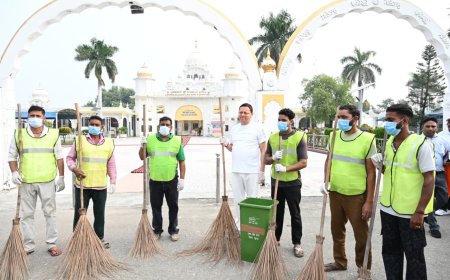 मुख्यमंत्री पुष्कर सिंह धामी ने ‘सेवा संकल्प अभियान’ के तहत नानकमत्ता में स्वच्छता का दिया संदेश