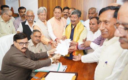 उत्तराखंड: भाजपा प्रत्याशी दिनेश आर्य का नामांकन, मुख्यमंत्री पुष्कर सिंह धामी ने दी शुभकामनाएं
