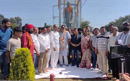 उधमसिंह नगर में याद किए गए पo नारायण दत्त तिवारी. योगदान को किया याद, प्रतिमा पर माल्यार्पण कर दी श्रद्धांजलि ।।
