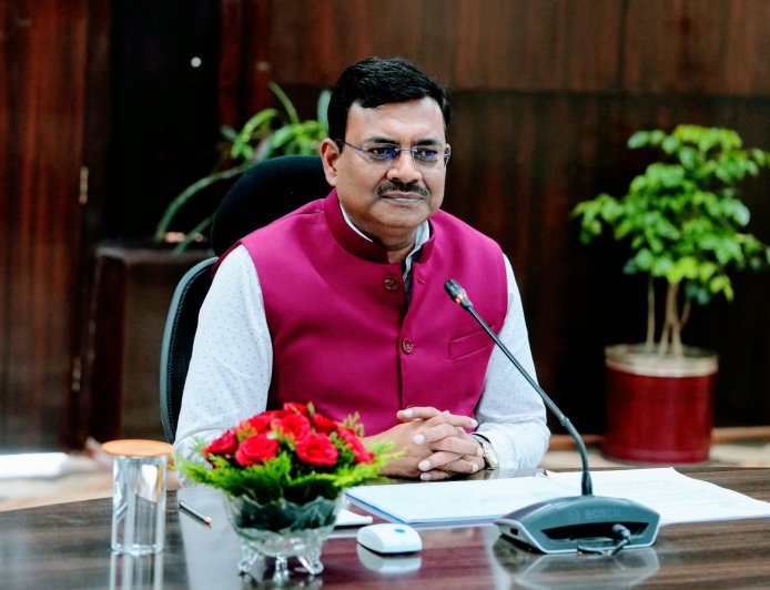 योजनाओं की प्रगति के साथ आमजन को मिल रहे वास्तविक लाभ का भी करें आंकलन: मुख्य सचिव आनंद बर्द्धन ने 25 बिंदु कार्यक्रम की समीक्षा में दिए कड़े निर्देश