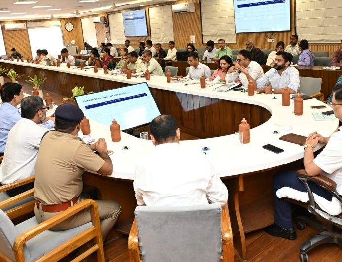कुंभ मेला 2027: सफाई एवं सेनिटेशन व्यवस्था में व्यापक कदम, 32 सेक्टरों में 13,865 टॉयलेट सीटें और 8,065 मूत्रालय स्थापित होंगे